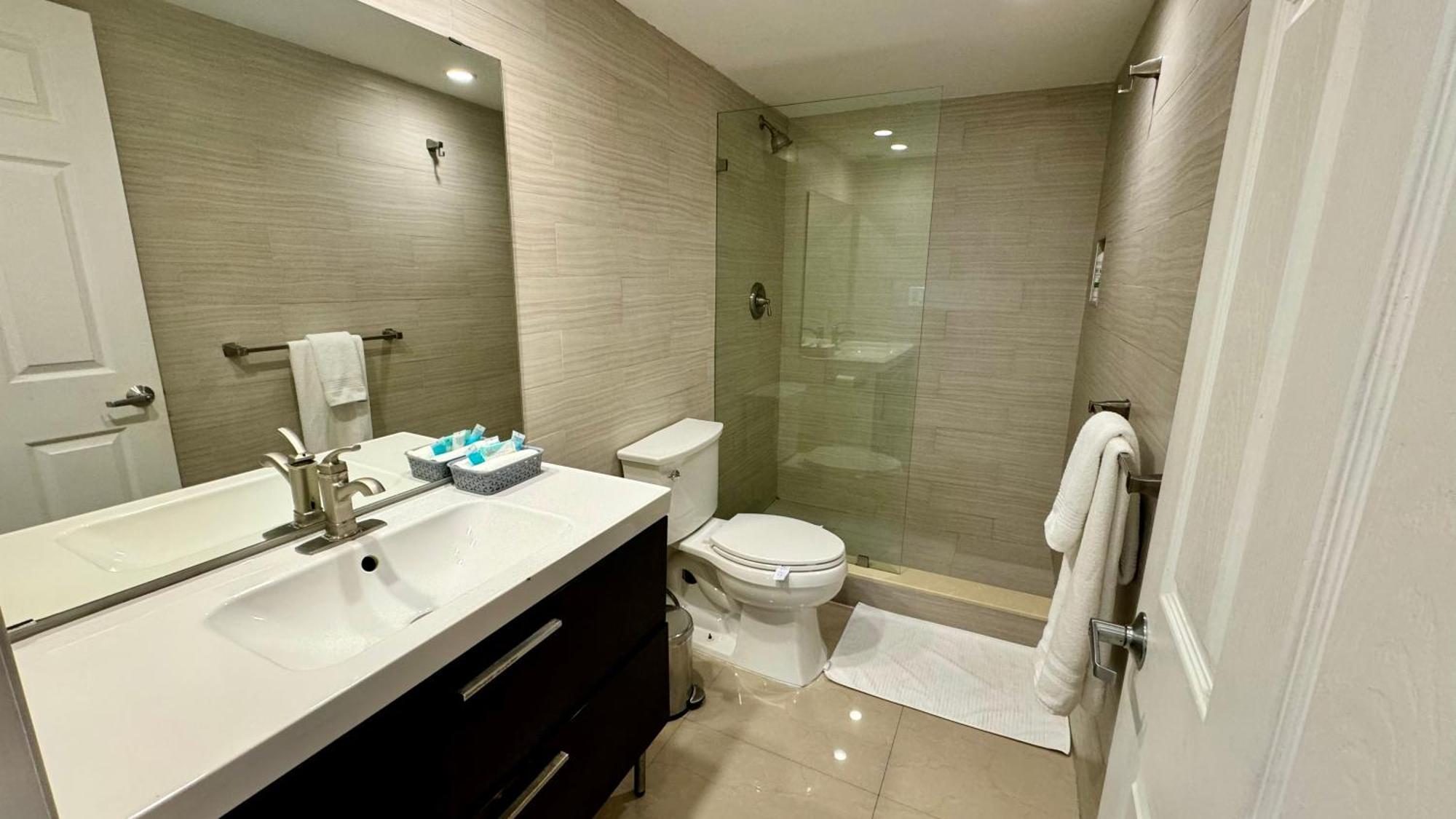 Sunny Isles, Beach Life! Parking Included Miami Beach Exterior photo